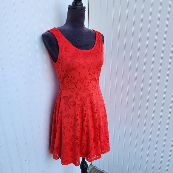 Candie's Mini Dress Bright Red Lace Burnout Lined Sleeveless Cross Back Floral M - Picture 3 of 13